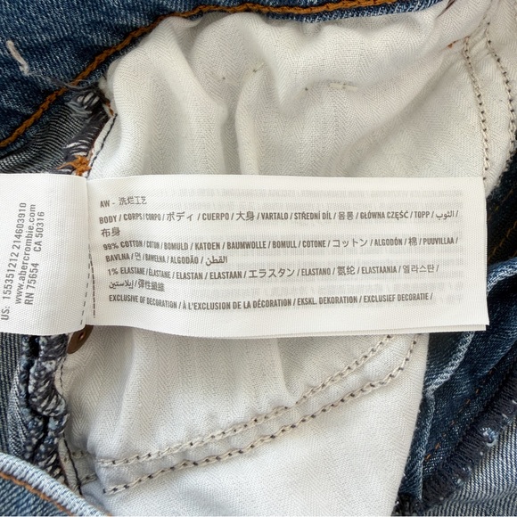 ABERCROMBIE • Ultra High Rise 90s Slim Straight Jean in Medium Destroy - Picture 12 of 13